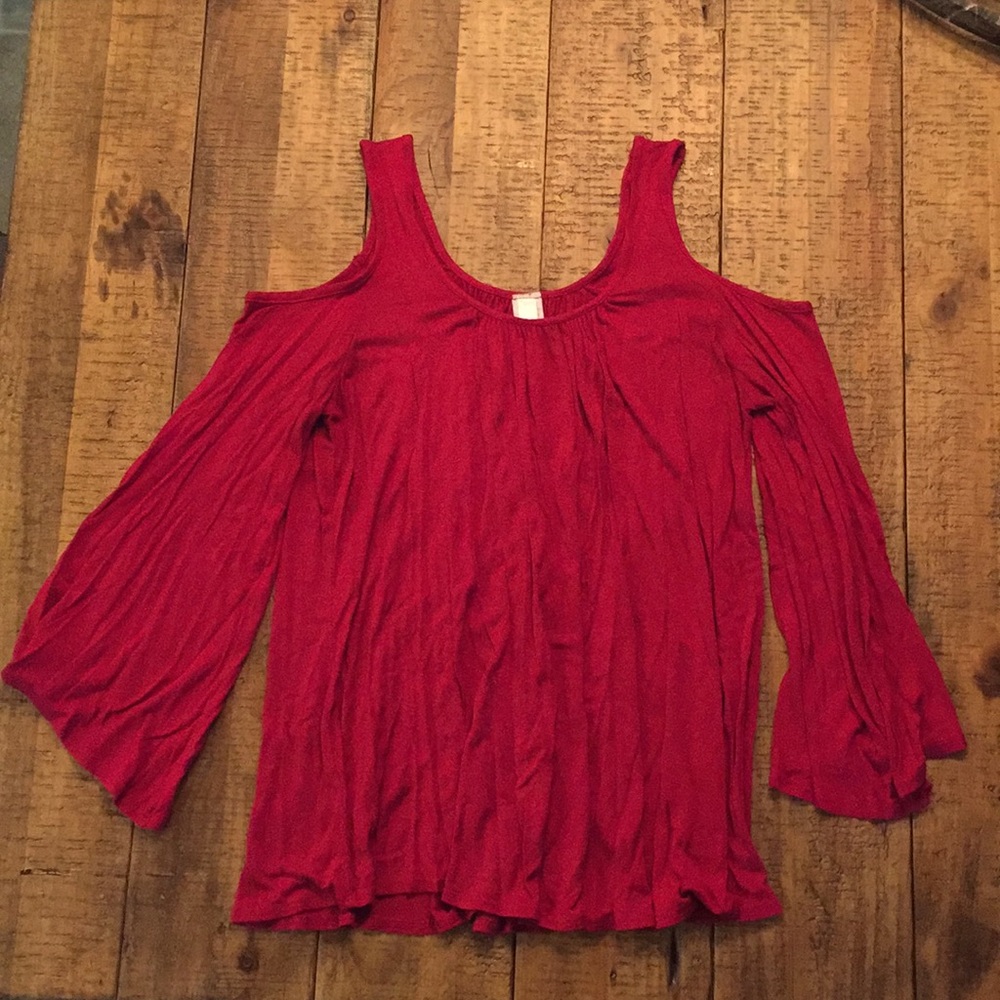 Cacia Open Shoulder Long Sleeved Top